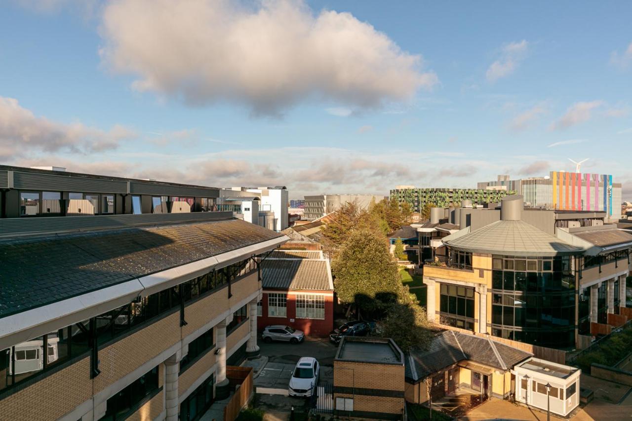 Charles Hope London Brentford Apartment Exterior photo